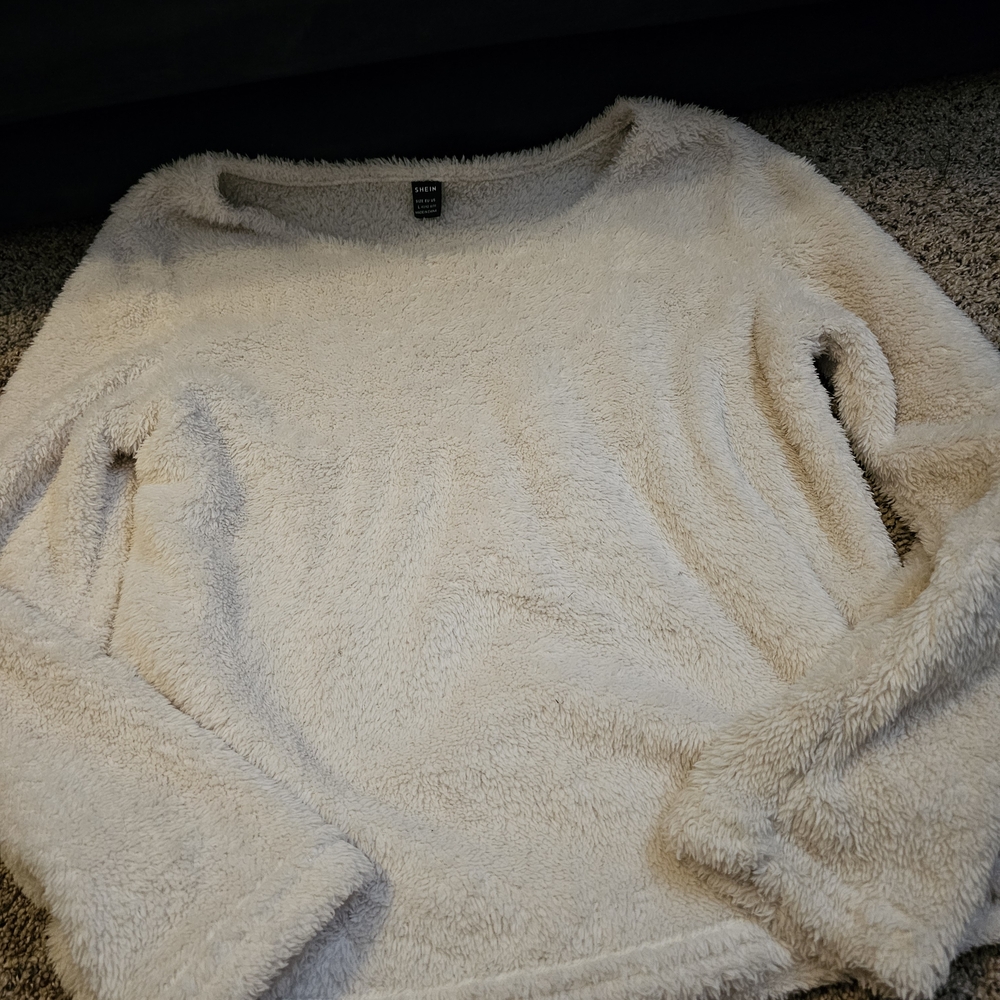 SHEIN Cream Fleece Pullover
